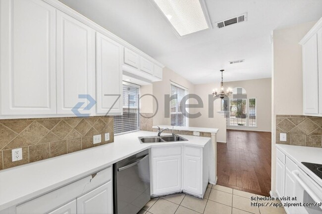 Building Photo - 11272 Chaucer Dr