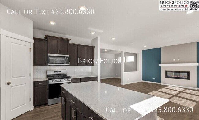 Building Photo - 1384 SW Pendleton Way