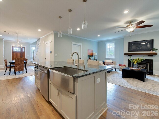 Building Photo - 326 State St