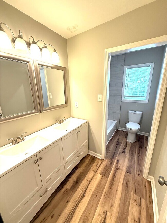 Building Photo - ** 4 bed 2.5 bath located in Edgewood ** Call 334-366-9198 to schedule a self tour