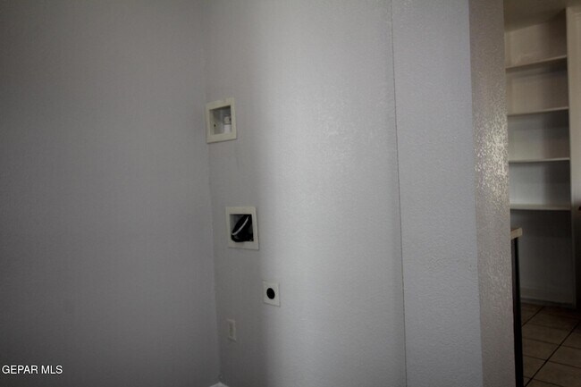 Building Photo - 906 Geronimo Dr