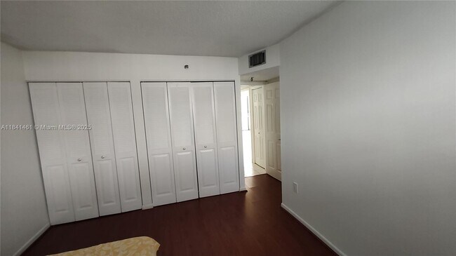 Building Photo - 17900 N Bay Rd