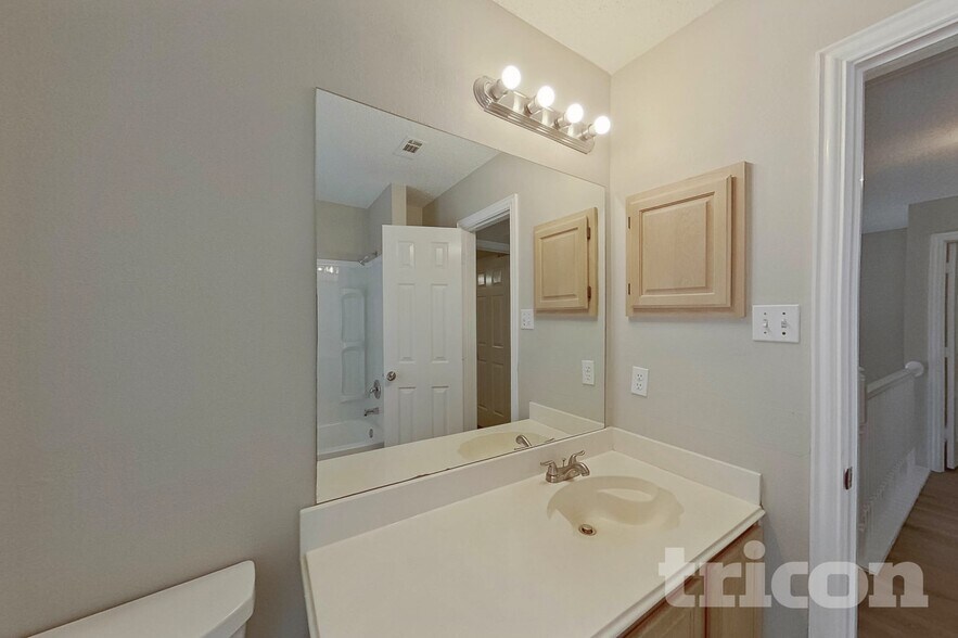 Building Photo - 2320 Shinnery Oak Dr