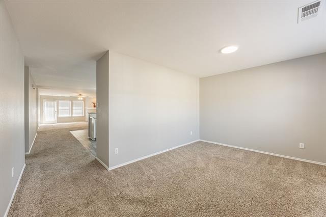 Building Photo - 2831 Grandview Dr