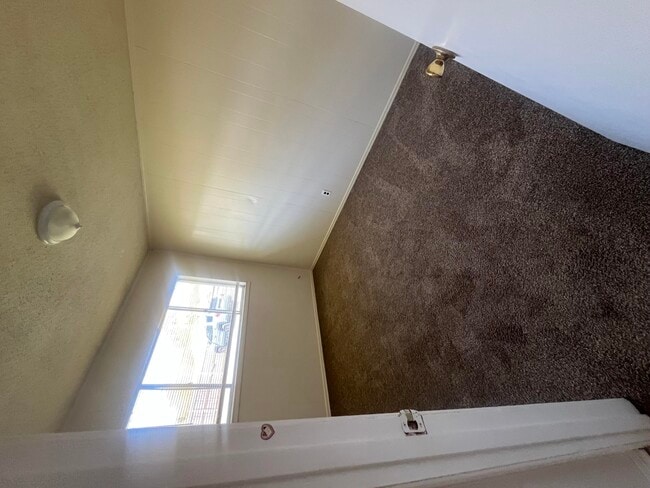 Building Photo - 590 Florosa Ct