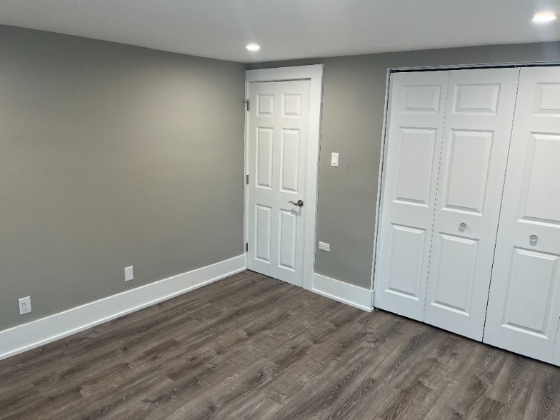 Building Photo - 312 S Van Buren St