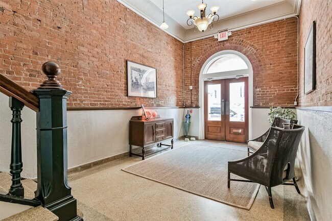 Building Photo - 525 22nd St