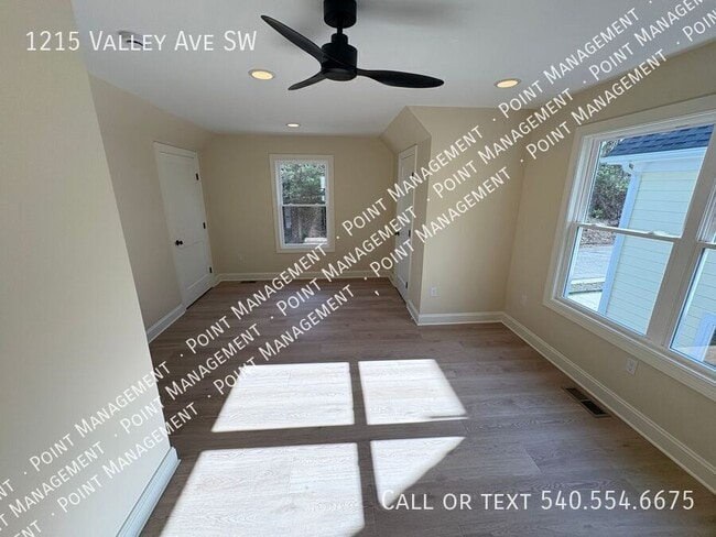 Building Photo - 1215 Valley Ave SW