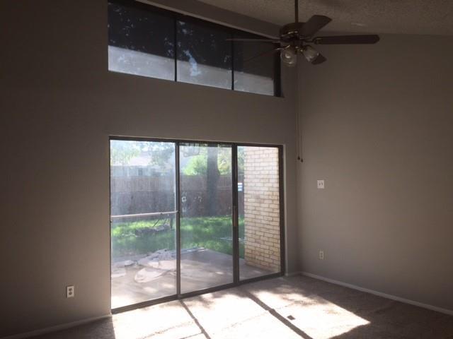 Building Photo - 742 Hummingbird Cir