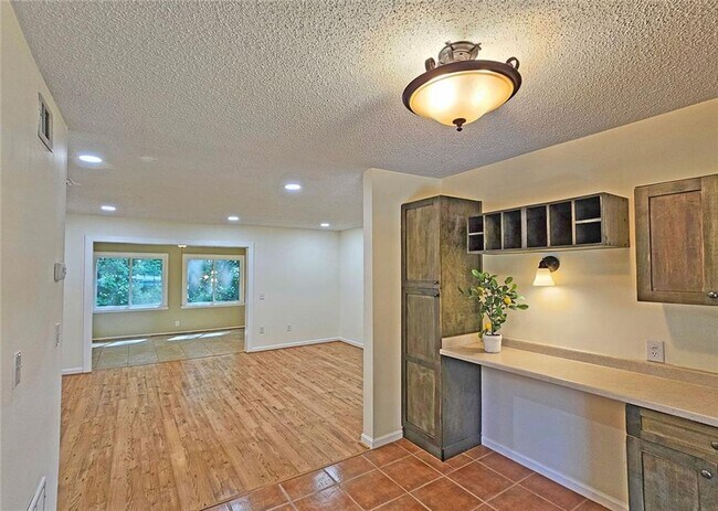 Building Photo - 47 Monet Ct NW