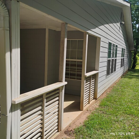 Back of the home - 3725 Collier Dr NW