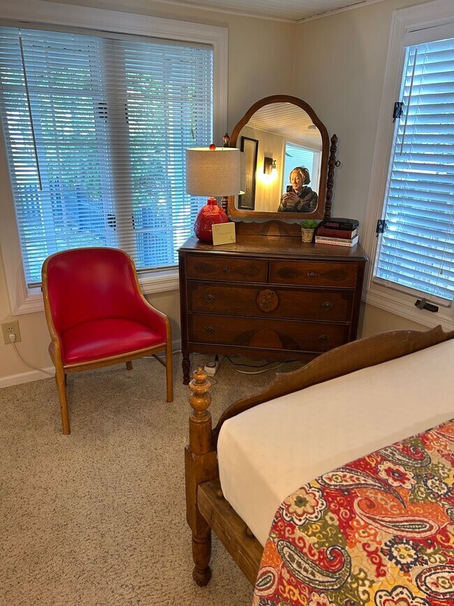 Building Photo - Home on East Bay – Impeccably Furnished Off-Season Retreat