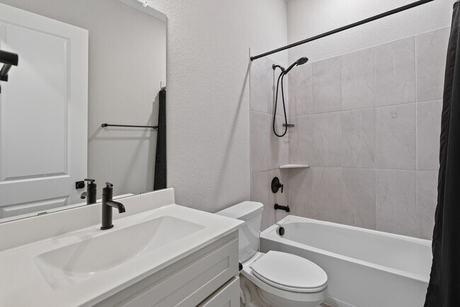 Building Photo - 231 Painters Ridge Ct