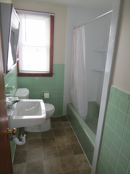 Building Photo - 469 Corey St