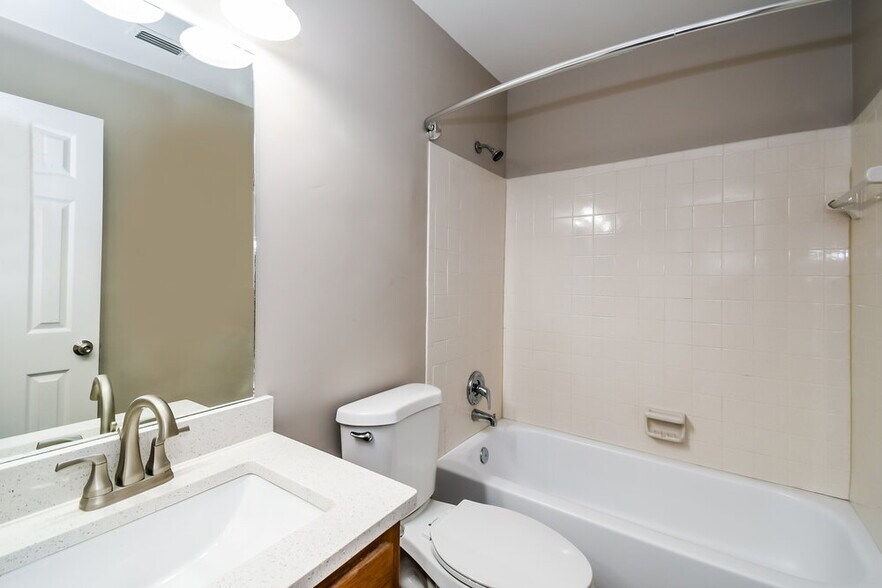 Building Photo - 1638 Sandy Hollow Loop
