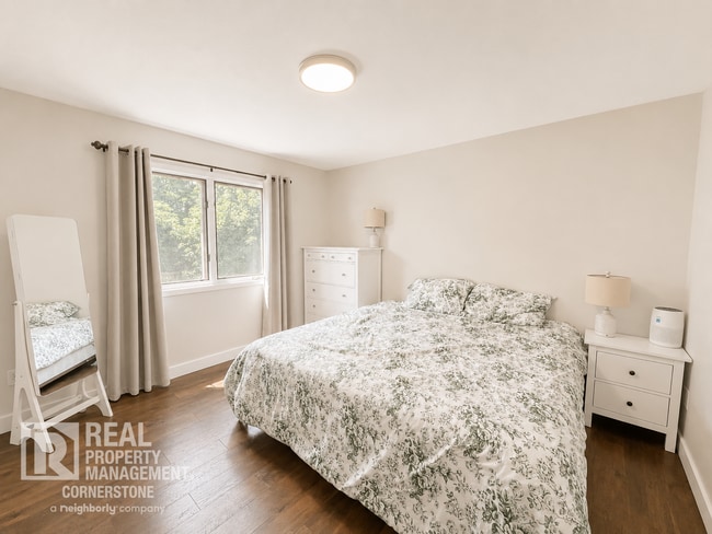 Building Photo - Spacious 4BD Home in Orchard Meadows | Finished Basement | Large Backyard