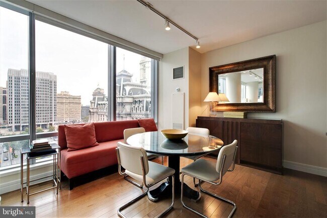 Building Photo - 1414 S Penn Square