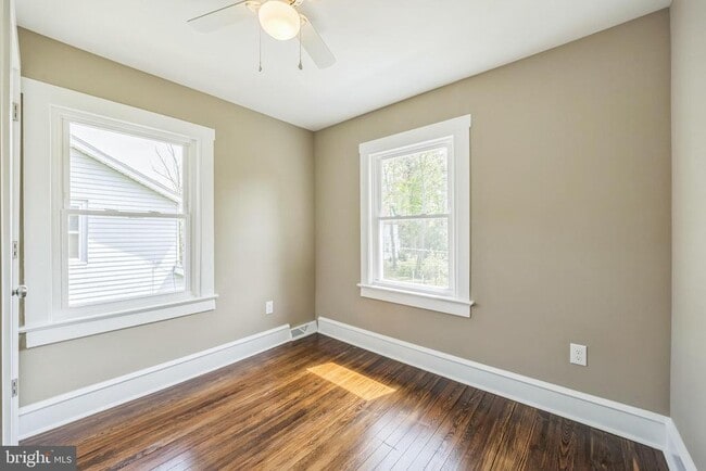 Building Photo - 725 Belmont Ave
