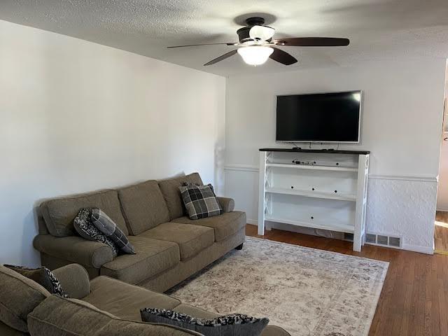 Building Photo - 600 Hebron Rd