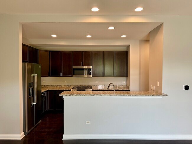 Building Photo - 1800 Amberley Ct