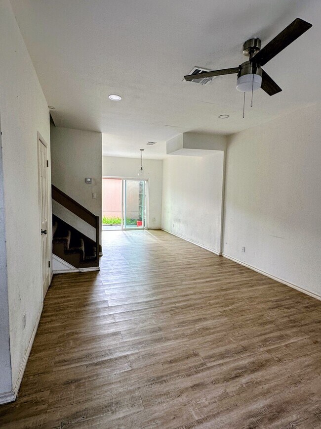 Building Photo - 12400 Brookglade Cir