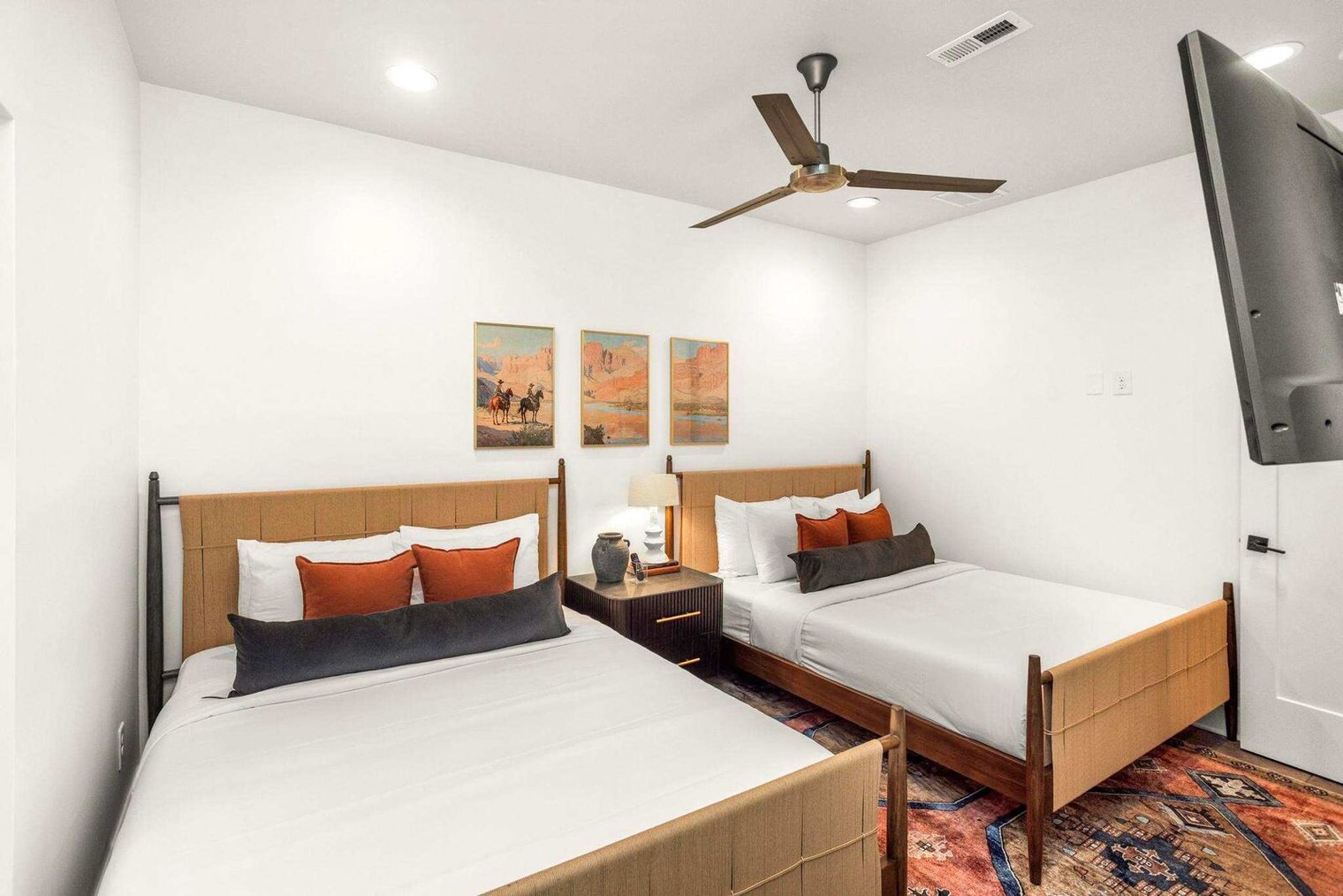 Building Photo - 1710 8th Ave S