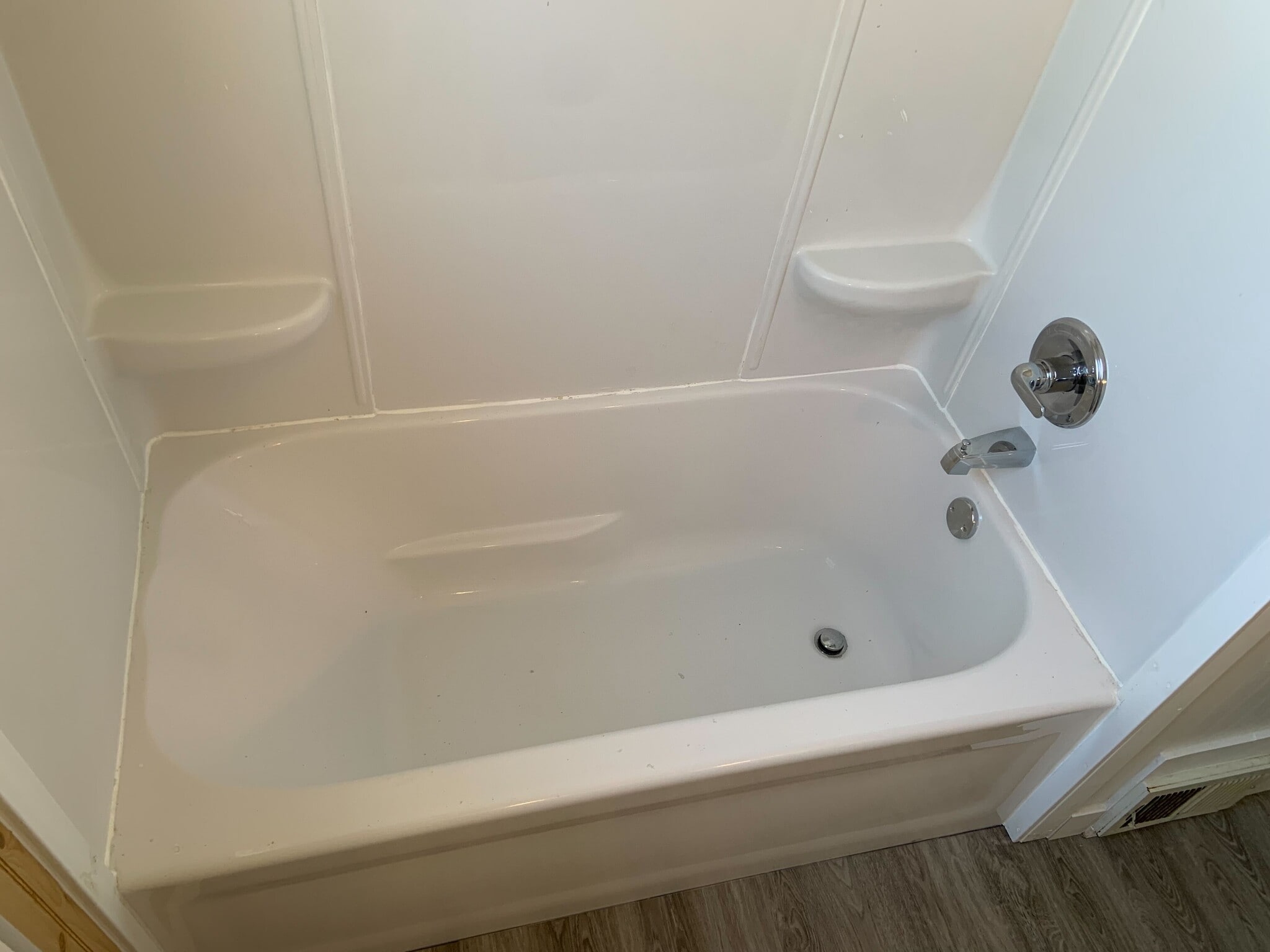 Building Photo - 343 E Lakewood Blvd