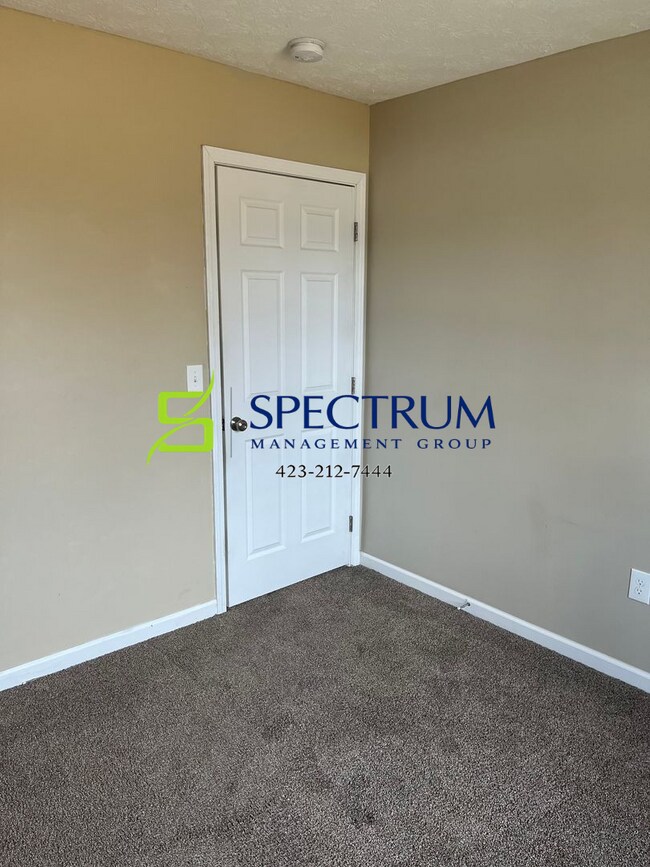 Building Photo - 3 bedroom 2 bath single family home