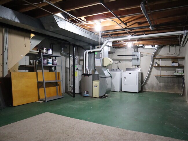 Building Photo - 951 Barclay Ln