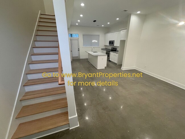 Building Photo - Madison - New 2 Bedroom 2.5 Baths Condo
