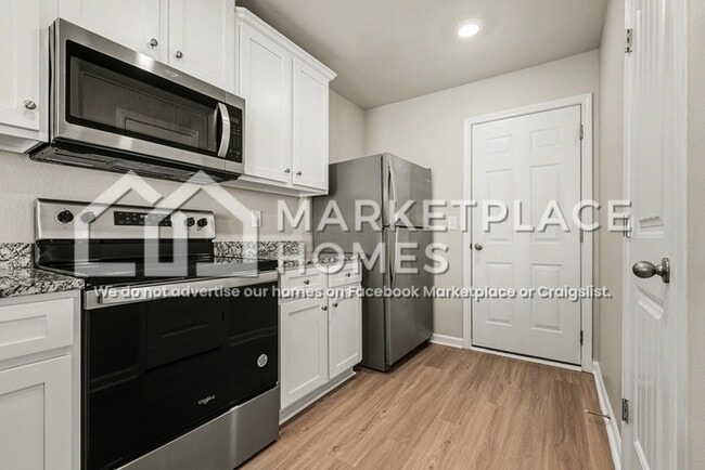 Building Photo - 3354 Brighton Dr