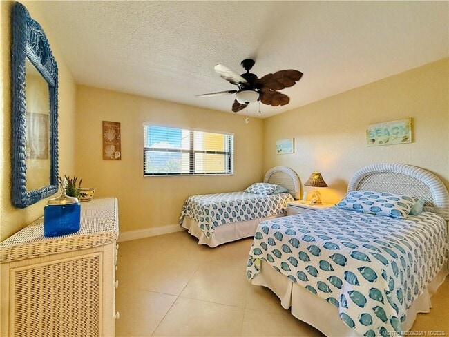 Building Photo - 7440 S Ocean Dr