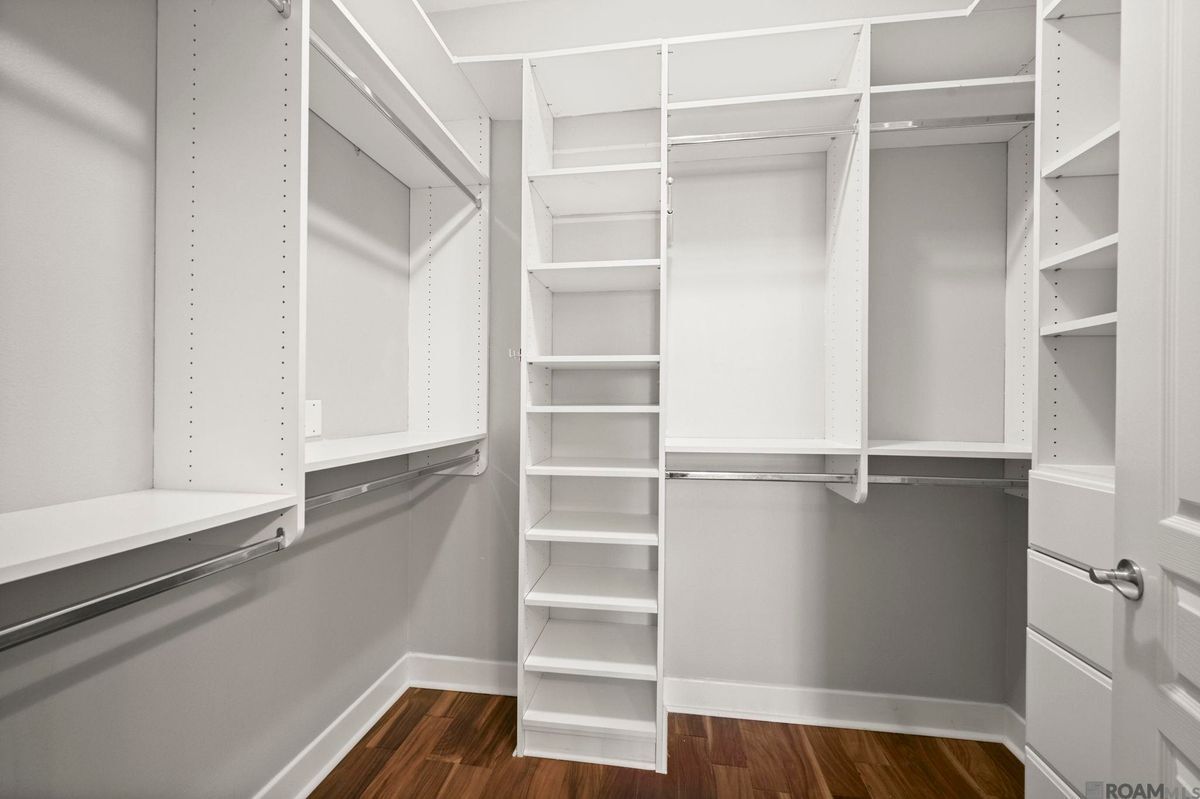 Building Photo - 7707 Bluebonnet Blvd