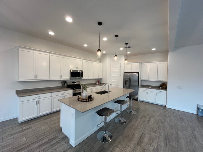 Building Photo - 442 S Jacana Ln