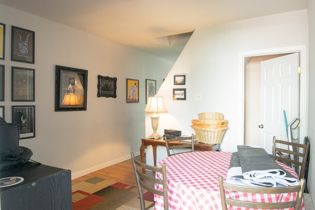 Building Photo - Fishtown Charmer on a Quiet Street - 2 bed...