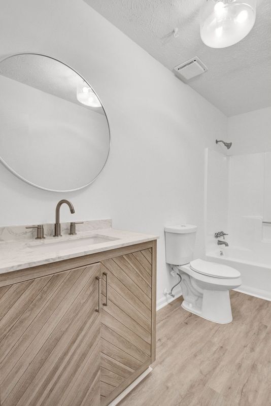 Building Photo - 1010 Mathews Ct