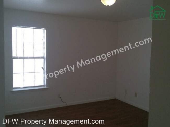 Building Photo - 2 br, 1.5 bath Apartment - Walnut Apartmen...