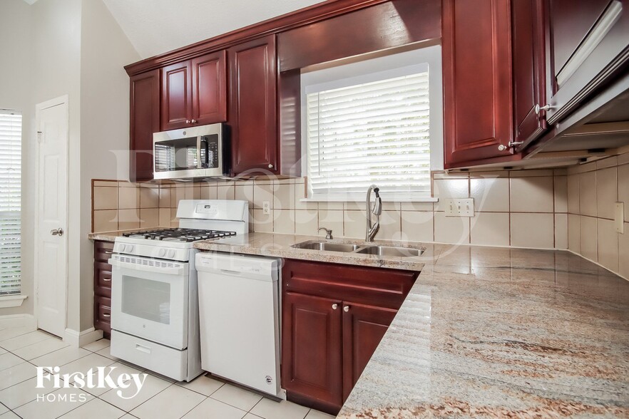 Building Photo - 14703 St Cloud Dr