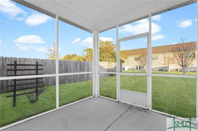 Building Photo - 85 Red Oak Dr