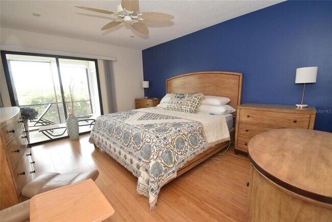 Building Photo - 1520 Pelican Point Dr