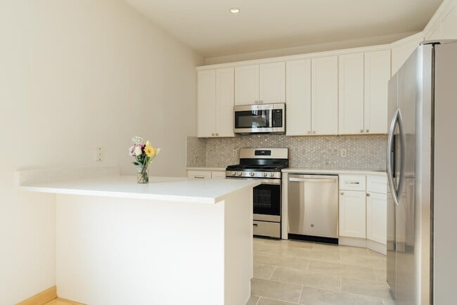 Building Photo - 30 Park Ave