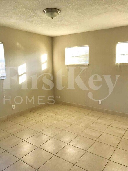 Building Photo - 3321 NW 177th Terrace