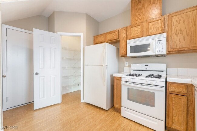 Building Photo - 5164 Bellaria Pl