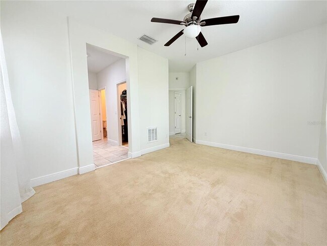 Building Photo - 5057 NW 35th Pl