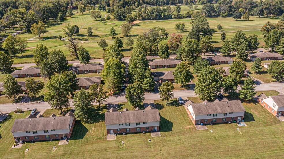 Building Photo - 10854 Country Club Rd