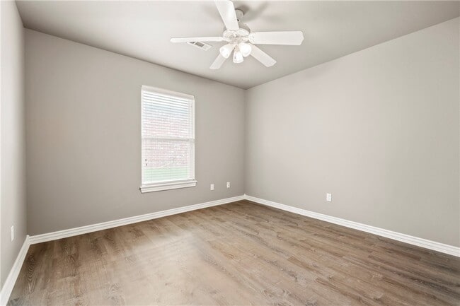 Building Photo - 263 Copper Oaks Dr