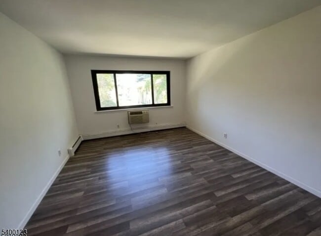 Building Photo - 401 US-22