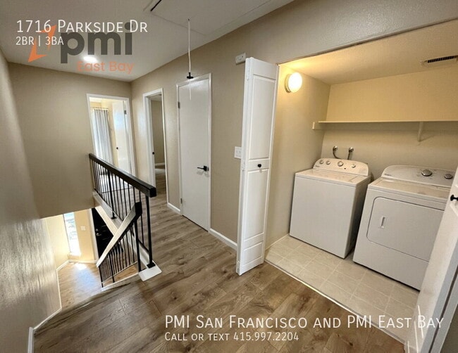 Building Photo - 1716 Parkside Dr