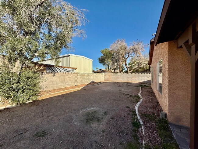 Building Photo - Fully Furnished 4-Bedroom Home in Prime Central Las Vegas Location