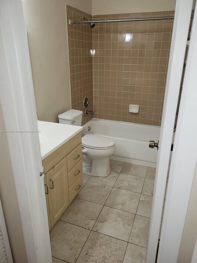 Building Photo - 7954 NW 41 Ct